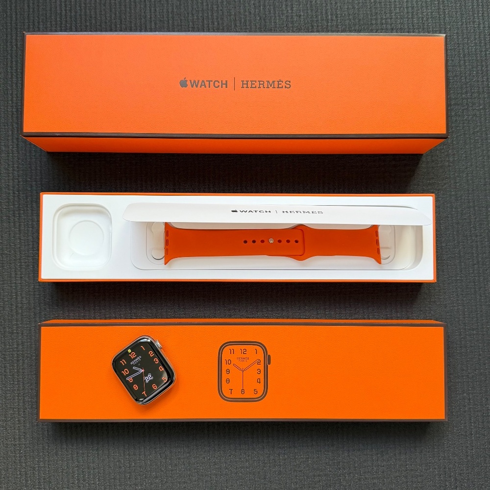Apple Watch Hermes Series 9, GPS+Cellular, 45mm, Silver Stainless Steel Case